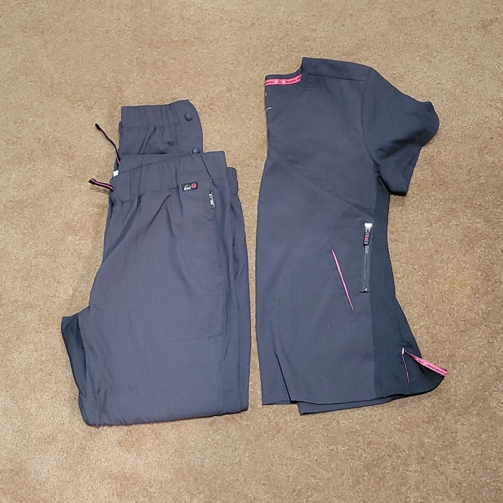 Koi scrub set medium